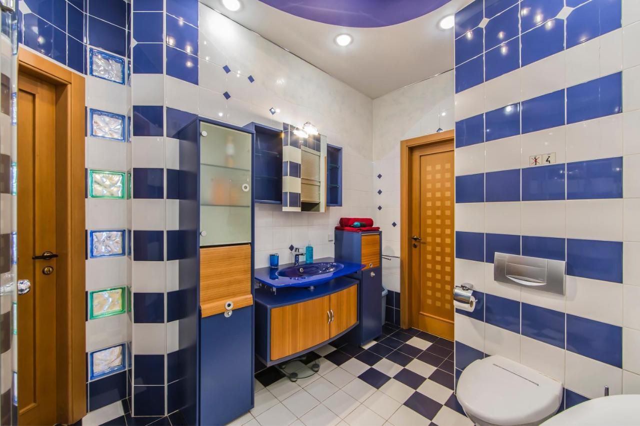 3-Room Apartments On Khreshchatyk. Building With Star Киев Екстериор снимка