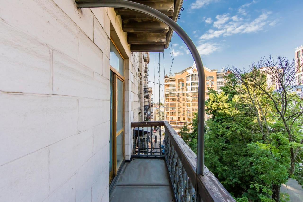 3-Room Apartments On Khreshchatyk. Building With Star Киев Екстериор снимка